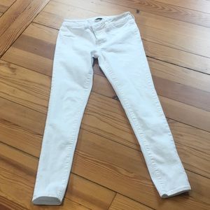 White denim  American Eagle jeggings. Size 4.